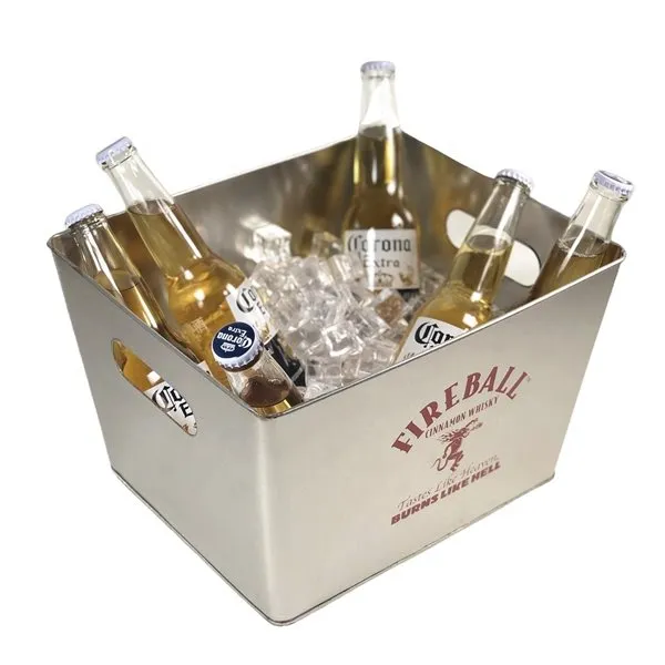 Оцинковане металеве відро з льодом